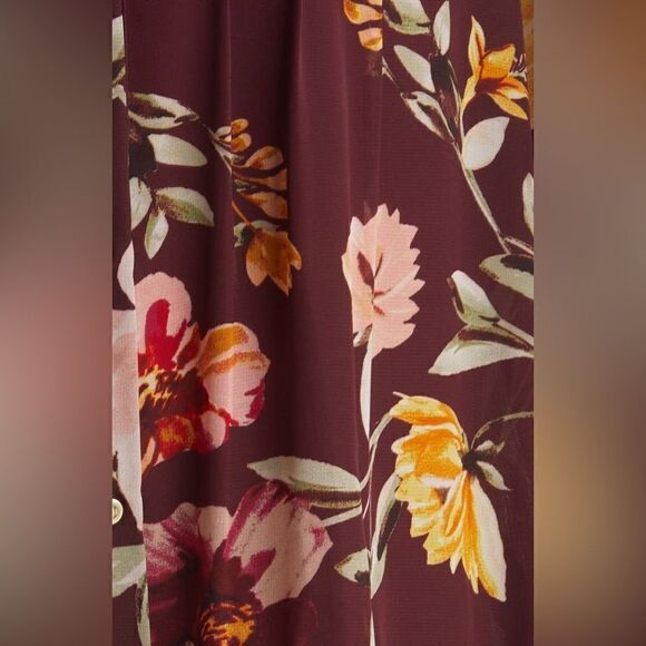 Floral Pleated Long Sleeve Dress
Julia Jordan - Picture 6 of 8